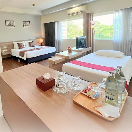 Akelada Hotel Nangrong Kültér fotó