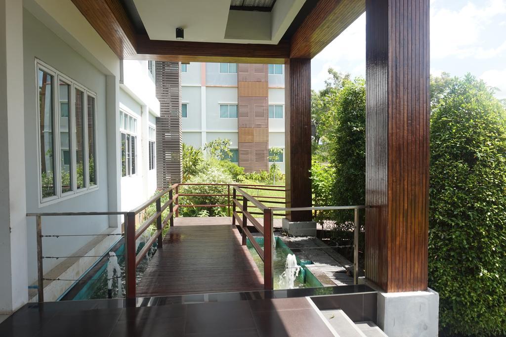 Akelada Hotel Nangrong Kültér fotó