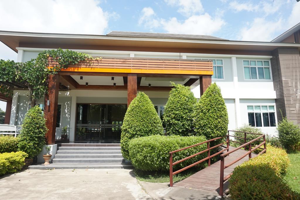 Akelada Hotel Nangrong Kültér fotó