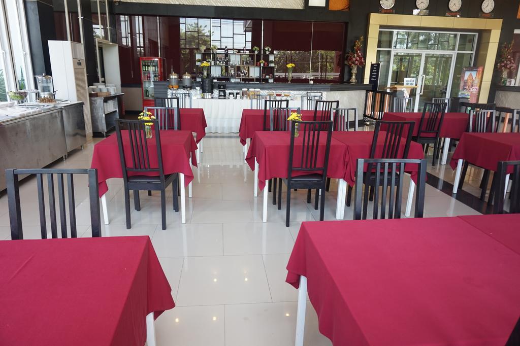 Akelada Hotel Nangrong Kültér fotó