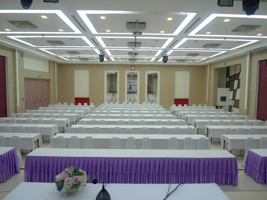 Akelada Hotel Nangrong Kültér fotó